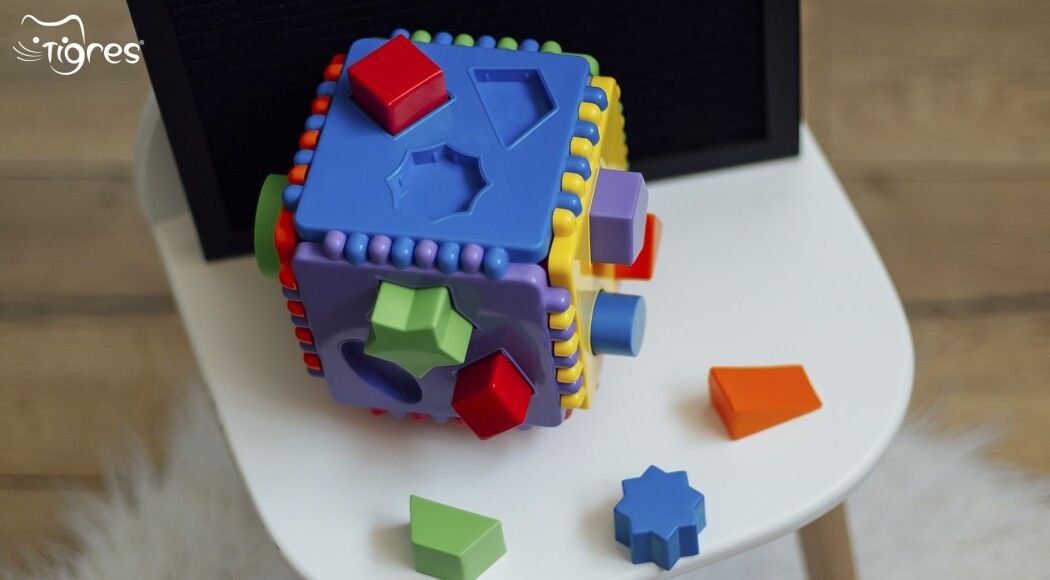 Фото - "Educational cube" - іграшка-тренажер для розвитку мовлення!