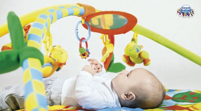 Фото - Топ-5 розвиваючих  іграшок для новонародженого 
